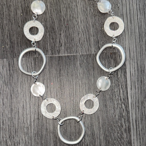 Elegant Silver and White Necklace - Picture 3 of 3